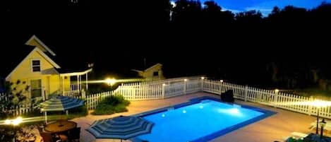 Poolside patio with BBQ grill - fire-pit - 2 balcony height tables & seating