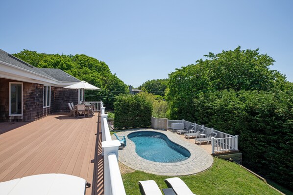 Heated gunite pool 