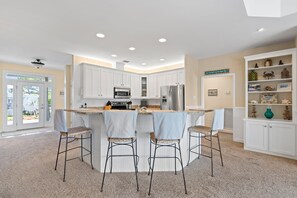 Kitchen Bar 
