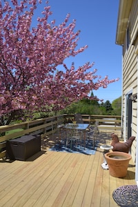 Montauk House with Lake View 