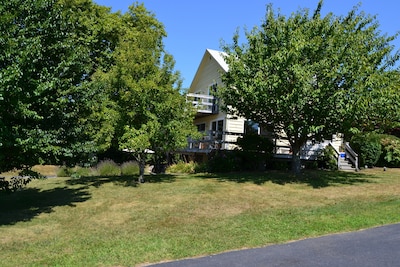 Montauk House with Lake View 