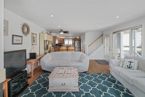 4019 Living Room