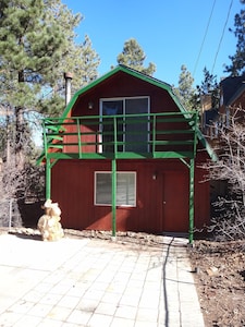 Big Bear Cabin with SPA 2 Bedroom Very Cozy! + WIFI