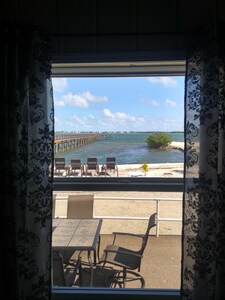 OCEAN FRONT PARADISE/290 ft PRIVATE DOCK/AWESOME VIEWS