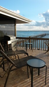 OCEAN FRONT PARADISE/290 ft PRIVATE DOCK/AWESOME VIEWS