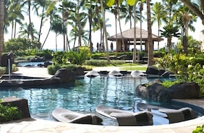 Beautiful lagoon pool & sand-bottom kiddie pool & Jacuzzis