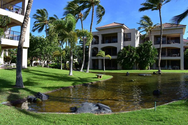 Beautifully maintained grounds and Koi ponds at Shores at Waikoloa.