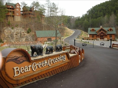'Bear Creek Theater'-Discounted 20% Year Round-(6)BR-(6.5)BA -12 Seat Theater