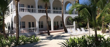 Beach front accommodations - complete with boat and captain
!