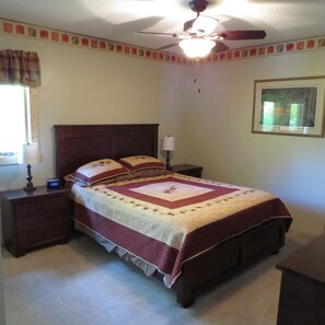 Master Bedroom with queen bed & TV