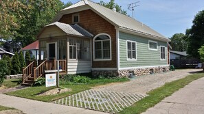 Front of Cottage. You can park up to 5 cars in the driveway plus street parking
