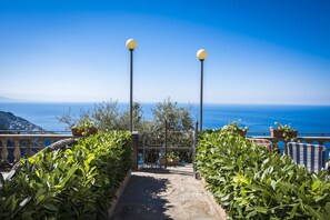 From the entrance, looking to the sea.