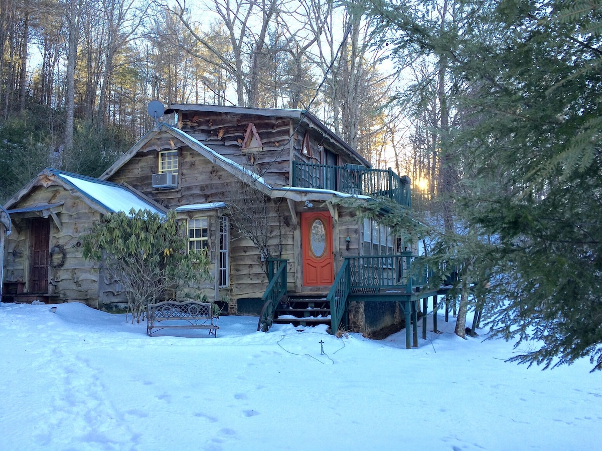 Enchanted Cottage In Ashe County