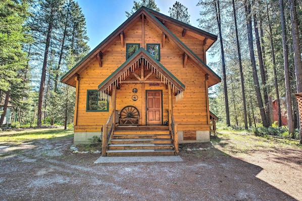 Leavenworth Vacation Rental | 3BR | 2BA | 1,662 Sq Ft | Stairs Required