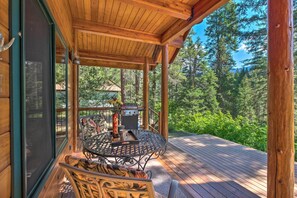 Private Porch w/ Gas Grill