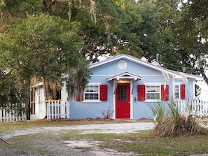 Welcome to the Shady Shack! You will love this nautical themed cottage!