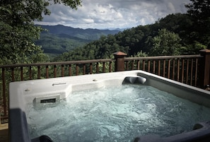 Sparkling Hot Tub is placed under the Stars, and Overlooks the Mountain Views...