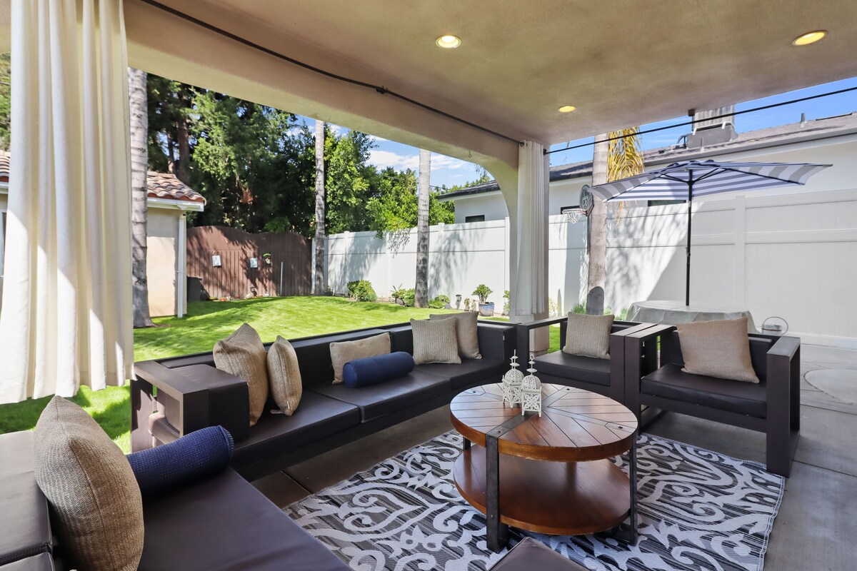 Warm, Inviting, Spacious Mediterranean Style Home Near Universal Studios
