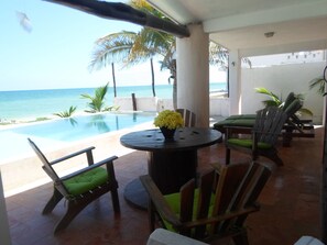 Beatiful terrace front the ocean and pool