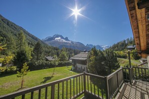 Private balcony with a fantastic mountain view
