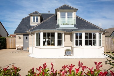 Impresionante casa costera a solo 2 minutos a pie de la playa de Wittering, a 10 minutos a pie de las tiendas