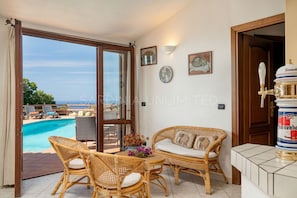 gorgeous little villa for rent in Costa Paradiso with a spectacular sea view and private pool