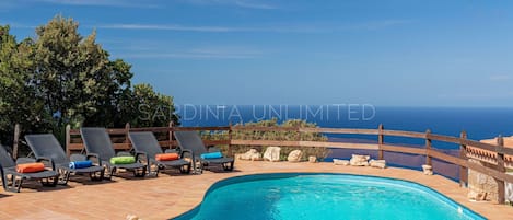 Prachtige omgeving voor deze mooie villa met privé zwembad in Costa Paradiso.