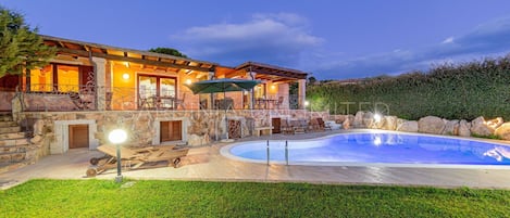 Building Exterior, Pool