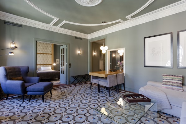 Living room with original mosaic flooring from the early 1900s