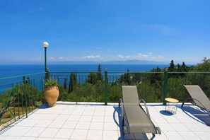 Sit back and relax with a view%21