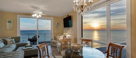 Gorgeous WESTERN sunset views over the ocean from BOTH inside and outside condo.