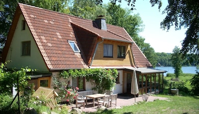 The lake house - the most beautiful place for relaxing holidays and family reunions