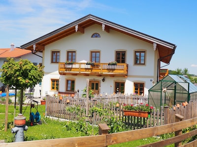 Schöne Ferienwohnung 65qm Neubau Waging am See / Chiemgau mit W-LAN