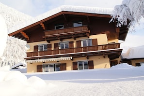 Ferienwohnung im 1. Obergeschoss mit gesamten Balkon