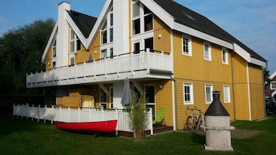 Directly on the Scharmützelsee, Wendisch Rietz, 3 rooms, sauna, fireplace, W.-Pool, canoe 