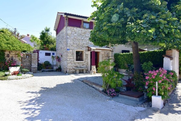 The nice little house with garden and parking