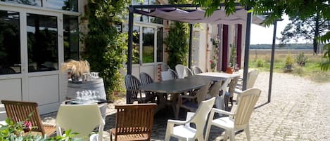 Outdoor dining