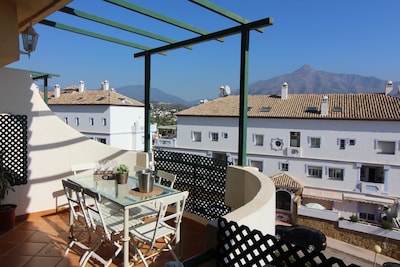 Beautiful 2 bedroom apartment close to Puerto Banus with panoramic views