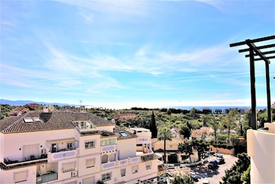 Beautiful 2 bedroom apartment close to Puerto Banus with panoramic views