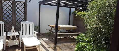 jardin clos avec patio 