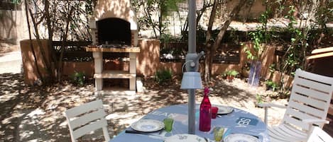 Repas sur la terrasse