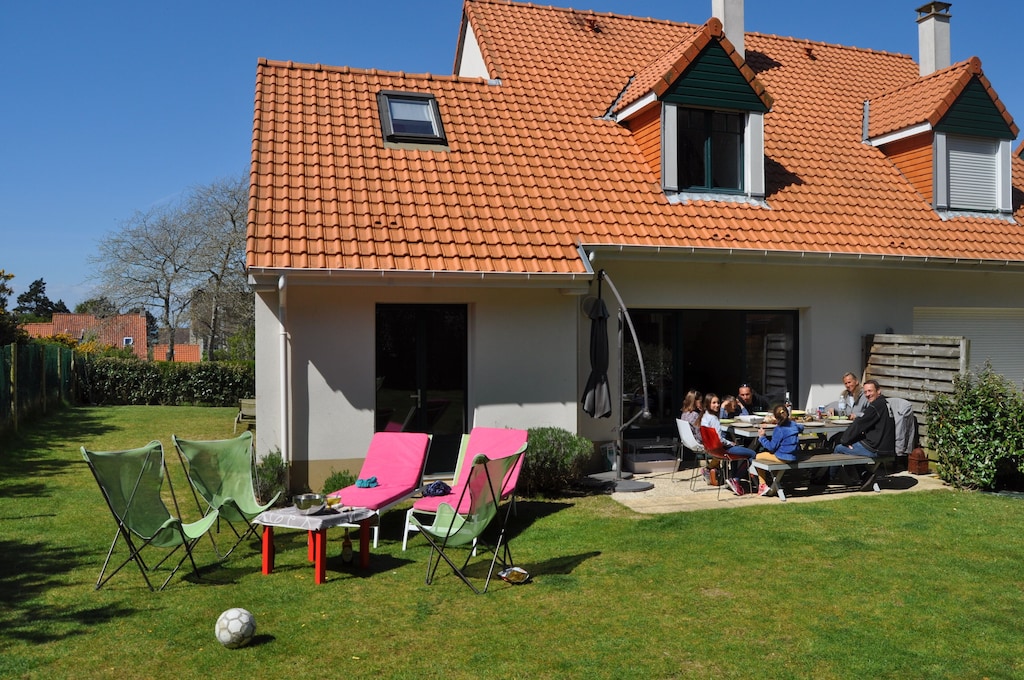 Wunderschönes Haus Neuve schöner Garten
