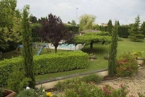 Jardin vue de la terrasse 