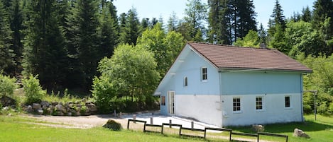 maison bleue  aucun vis à vis