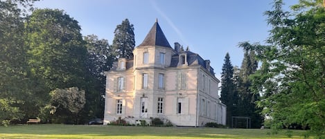 LOGIS de THAUZAC