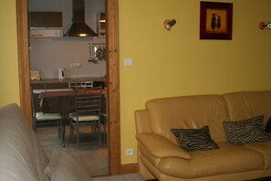 Living room - looking into the kitchen
