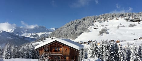 Notre Dame de Bellecombe ski et randonnée en famille