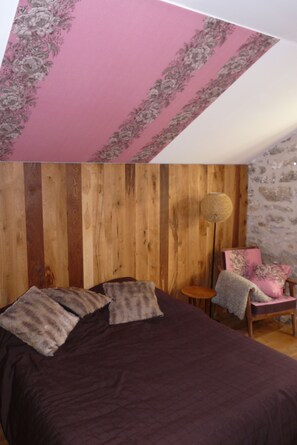 chambre rose (lit 160x200)