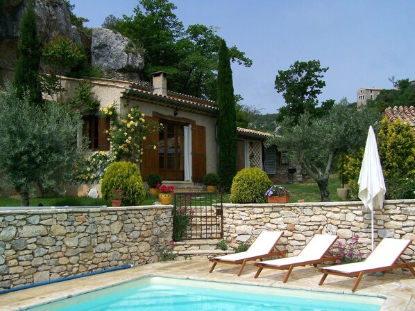 Maison, piscine, coin détente