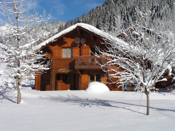 Chalet Arthur in winter